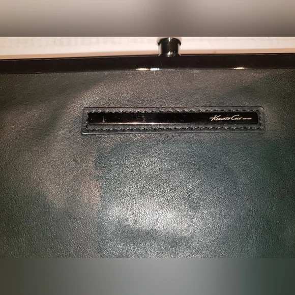 Kenneth Cole Black lambskin Leather Double kiss lock magnet multiple slits purse - Picture 1 of 14